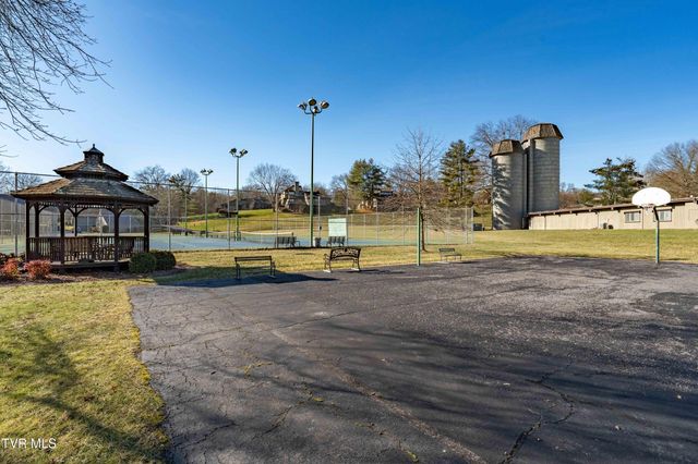 15 Crown Circle 15, Kingsport, TN 37660