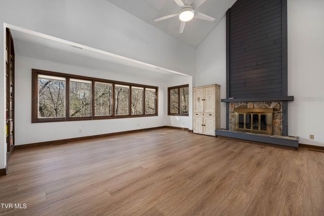 15 Crown Circle 15, Kingsport, TN 37660