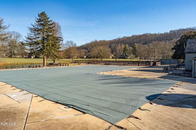 15 Crown Circle 15, Kingsport, TN 37660