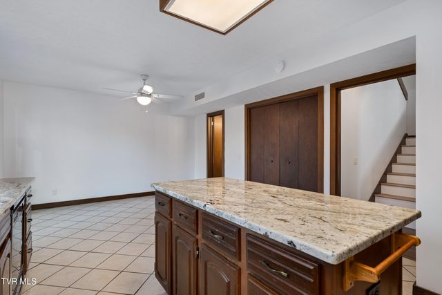 15 Crown Circle 15, Kingsport, TN 37660