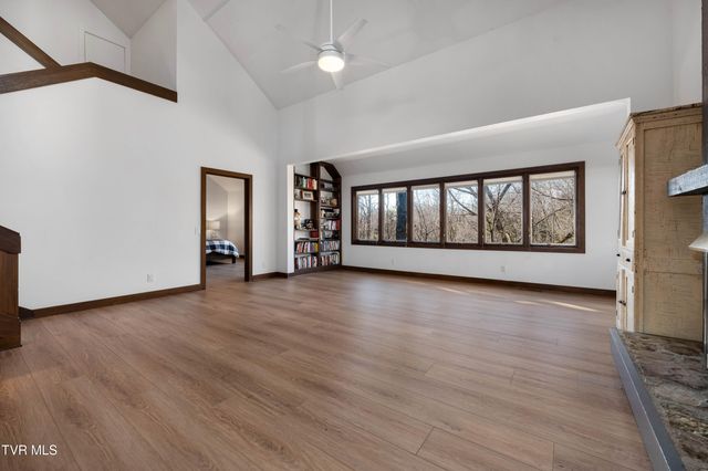 15 Crown Circle 15, Kingsport, TN 37660