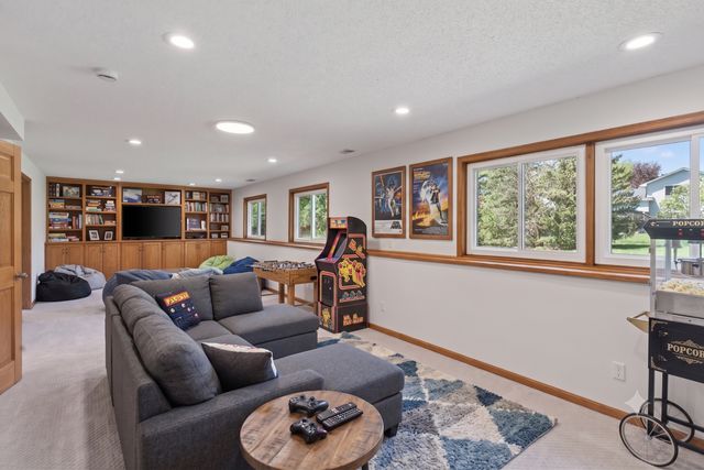 14322 Raven Street NW, Andover, MN 55304