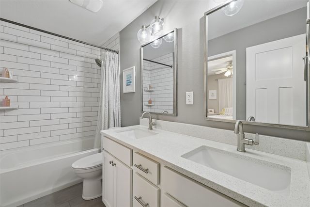 504 N 10th Street, Indianola, IA 50125