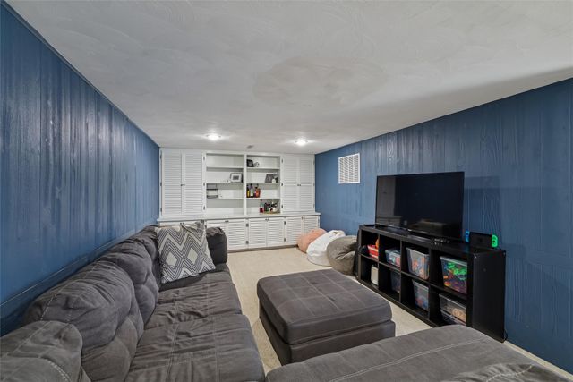 504 N 10th Street, Indianola, IA 50125