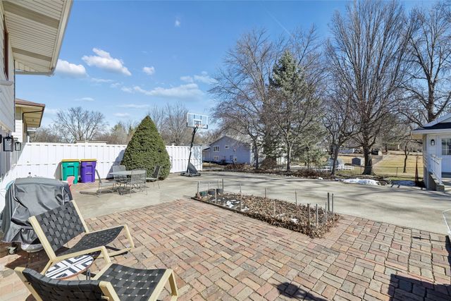 504 N 10th Street, Indianola, IA 50125