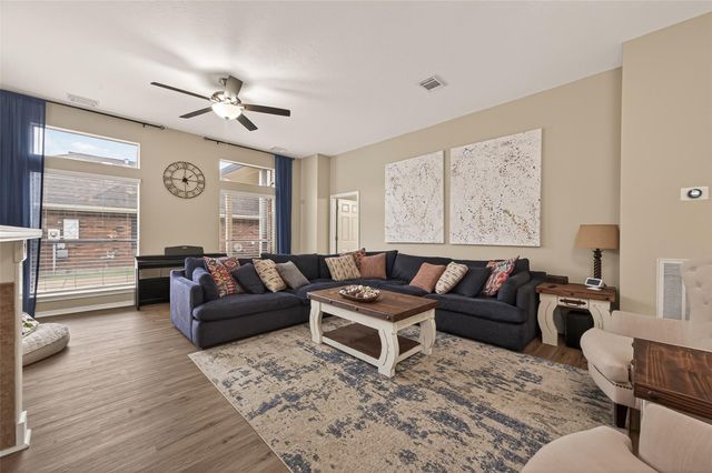 1936 Prairie Creek Drive, Pearland, TX 77581