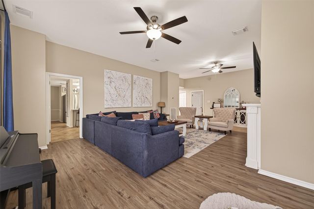 1936 Prairie Creek Drive, Pearland, TX 77581