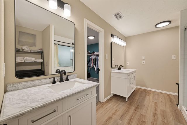 1936 Prairie Creek Drive, Pearland, TX 77581