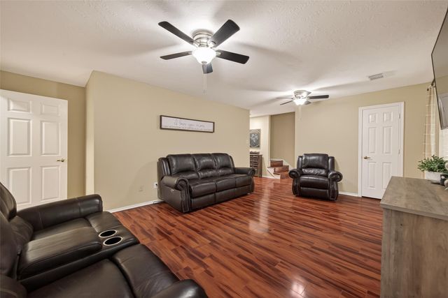 1936 Prairie Creek Drive, Pearland, TX 77581