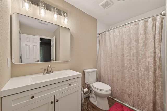 1936 Prairie Creek Drive, Pearland, TX 77581