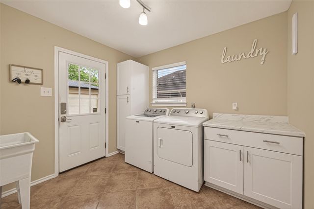 1936 Prairie Creek Drive, Pearland, TX 77581