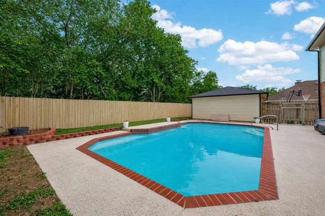 1936 Prairie Creek Drive, Pearland, TX 77581