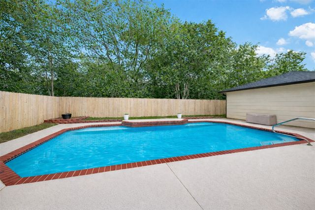 1936 Prairie Creek Drive, Pearland, TX 77581