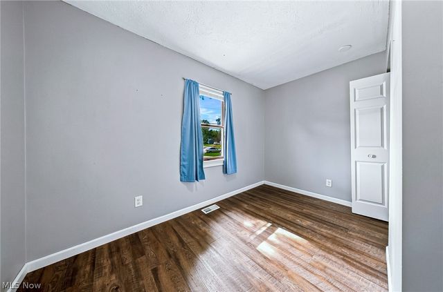 2123 G Street, Lorain, OH 44052
