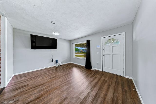 2123 G Street, Lorain, OH 44052