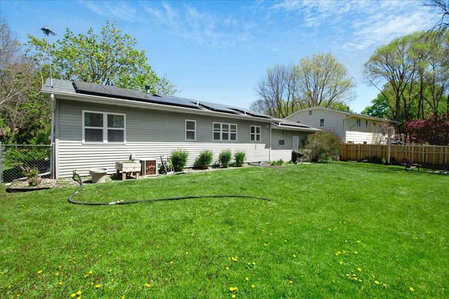 752 Lathrop Drive, Northfield, MN 55057