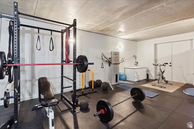 6260 E HAWKS LN, Huntsville, UT 84317