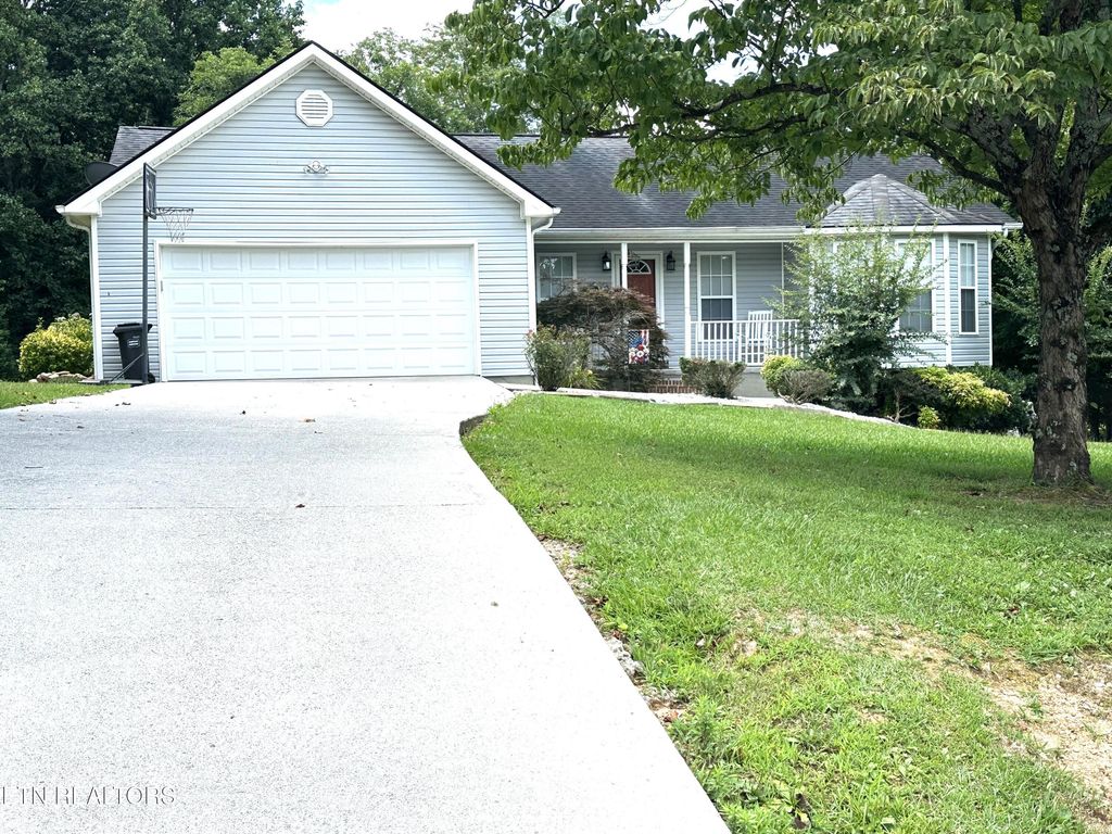 400 Oakhill Drive, Sweetwater, TN 37874