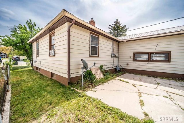 1125 S 3rd Avenue, Pocatello, ID 83201