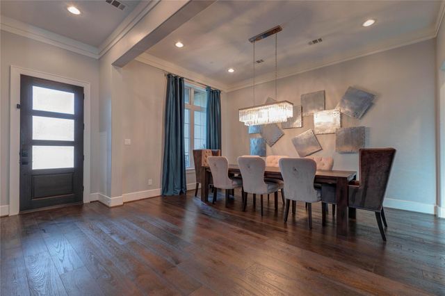 2111 Saxon Drive, Houston, TX 77018