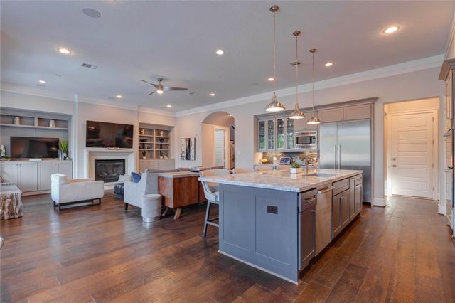 2111 Saxon Drive, Houston, TX 77018