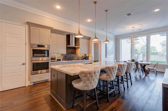 2111 Saxon Drive, Houston, TX 77018