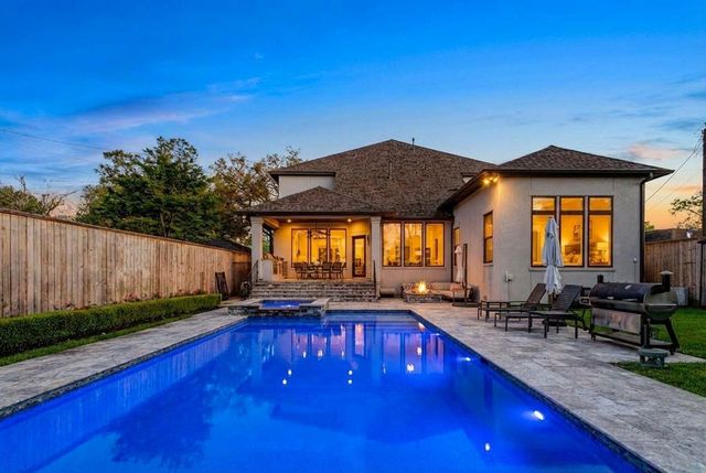 2111 Saxon Drive, Houston, TX 77018