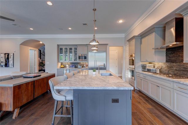 2111 Saxon Drive, Houston, TX 77018