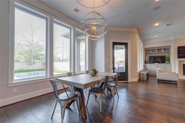 2111 Saxon Drive, Houston, TX 77018