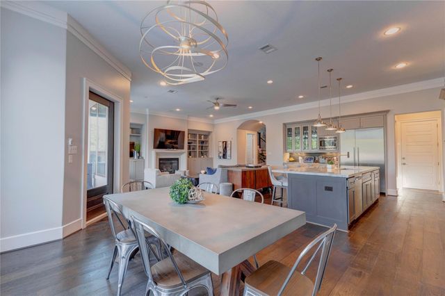 2111 Saxon Drive, Houston, TX 77018