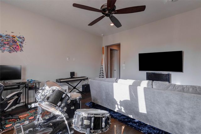 2111 Saxon Drive, Houston, TX 77018