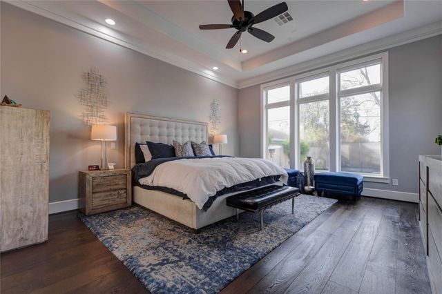 2111 Saxon Drive, Houston, TX 77018