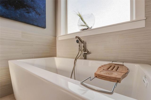 2111 Saxon Drive, Houston, TX 77018