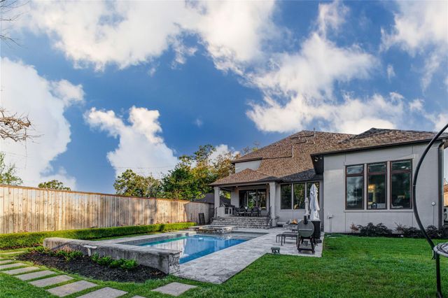 2111 Saxon Drive, Houston, TX 77018