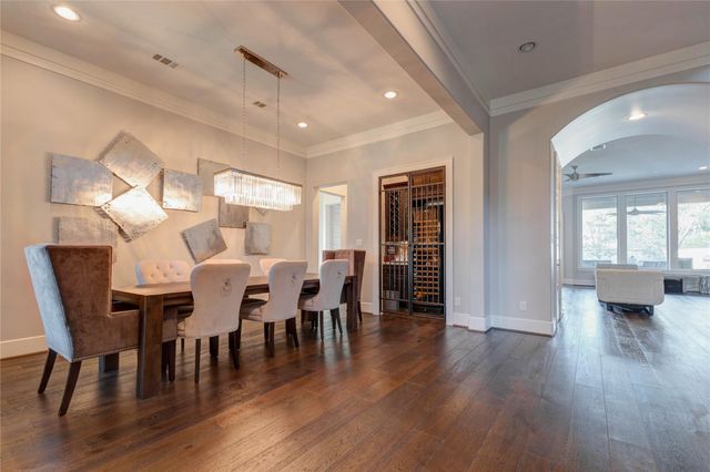 2111 Saxon Drive, Houston, TX 77018