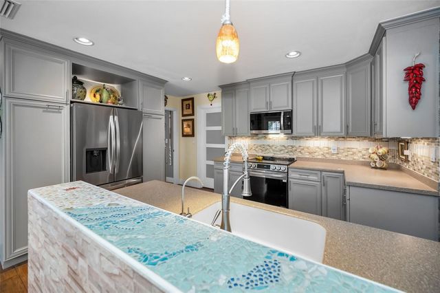 1031 ANCLOTE DRIVE, Tarpon Springs, FL 34689