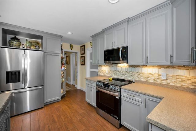 1031 ANCLOTE DRIVE, Tarpon Springs, FL 34689