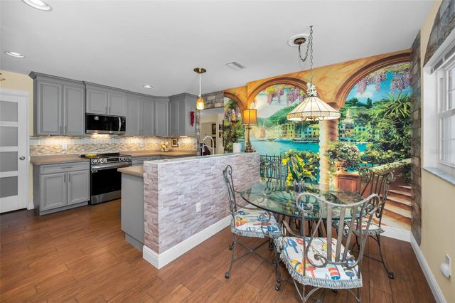 1031 ANCLOTE DRIVE, Tarpon Springs, FL 34689