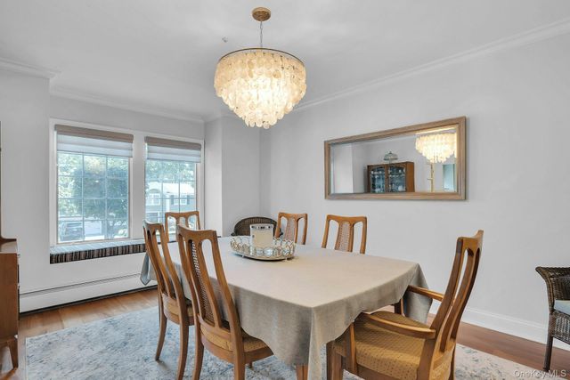 7 Stonehurst Lane, Dix Hills, NY 11746