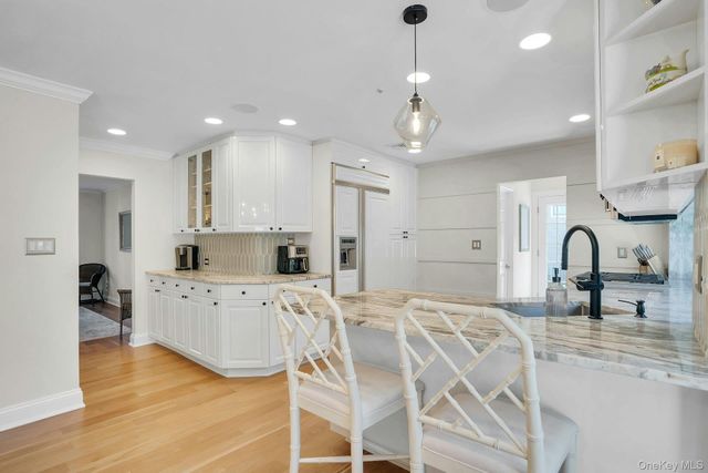 7 Stonehurst Lane, Dix Hills, NY 11746
