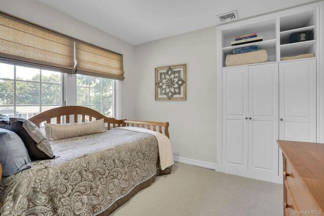 7 Stonehurst Lane, Dix Hills, NY 11746