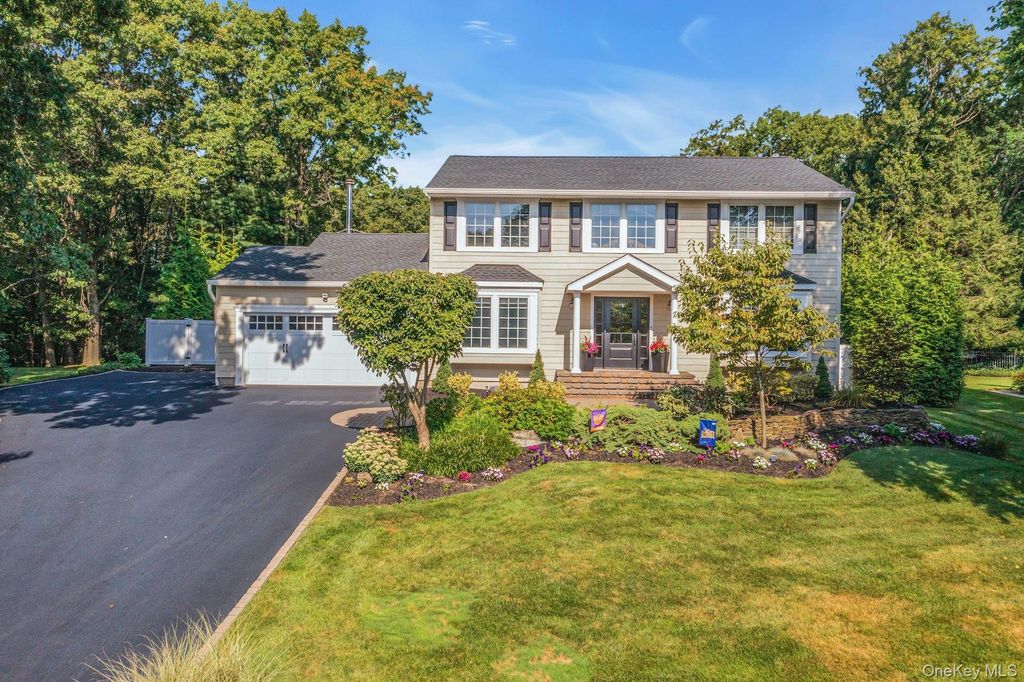 7 Stonehurst Lane, Dix Hills, NY 11746 — exterior