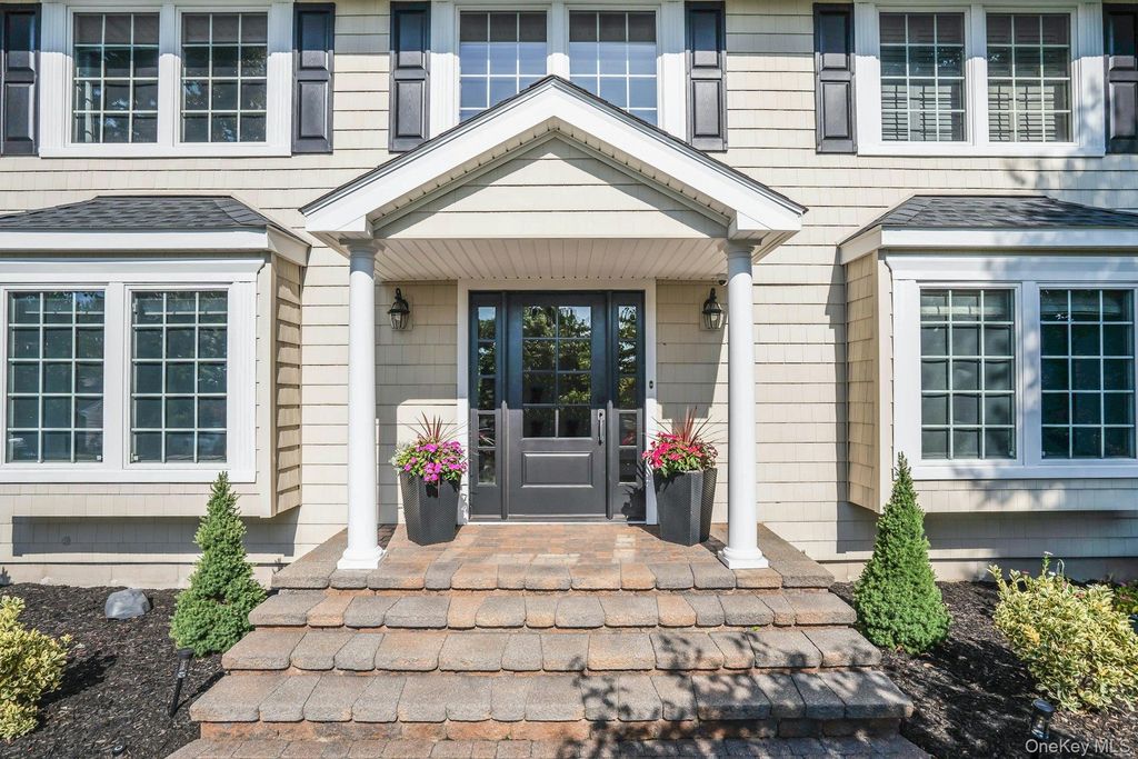 7 Stonehurst Lane, Dix Hills, NY 11746 — photo 4