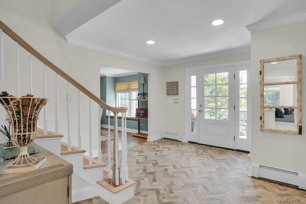 7 Stonehurst Lane, Dix Hills, NY 11746 — photo 5