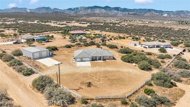 8482 Tumbleweed Road, Phelan, CA 92371