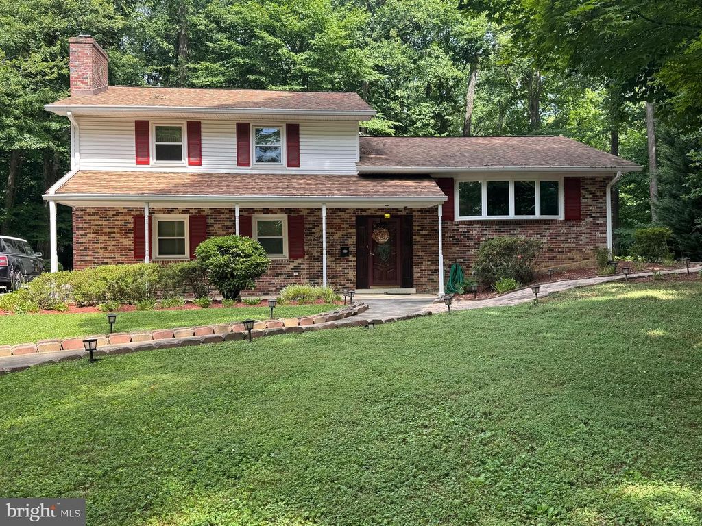 6816 SHRINE CT, Annandale, VA 22003
