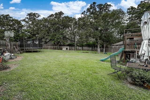 234 Park DR, La Grange, TX 78945