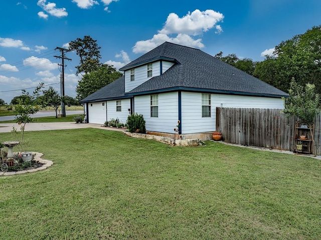 234 Park DR, La Grange, TX 78945