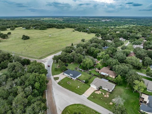 234 Park DR, La Grange, TX 78945