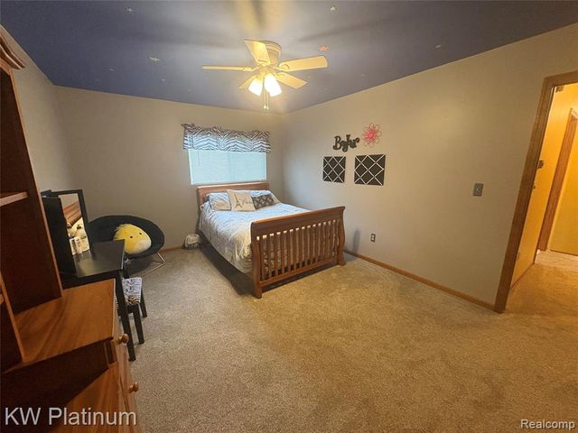 285 Hemlock Lane, Marysville, MI 48040